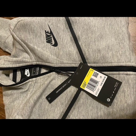 Nike tracksuit - Picture 2 of 4